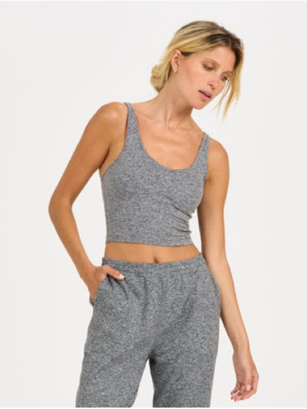 Vuori Halo Performance Crop in Heather Gray, XS
